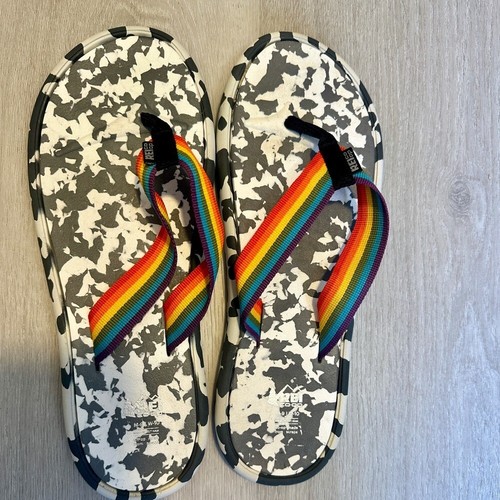REI Recycled Wide-Strap Flip-Flops Pride Rainbow Men’s 9 sandals women’s 10 - Picture 3 of 5
