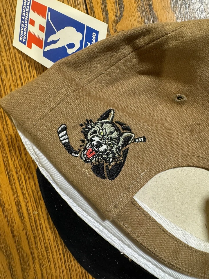 Boné vintage Chicago Wolves IHL American Needle Novo - Imagem 2 de 4