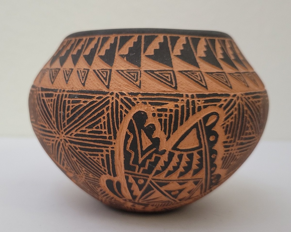 ニューギニアの文様 (1974年) (Antique pattern〈2〉) Vintage Acoma N.M. Native American Pottery Signed Stephanie