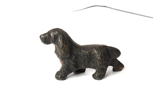 ANTIQUE 1920'S CAST IRON DOG COCKER SPANIEL 47MM LONG 29MM TALL