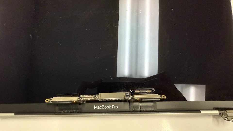 Geuine MacBook Pro 13" A1706 A1708 2016 2017 LCD Screen Assembly Silver Grade A- - Image 4 of 4