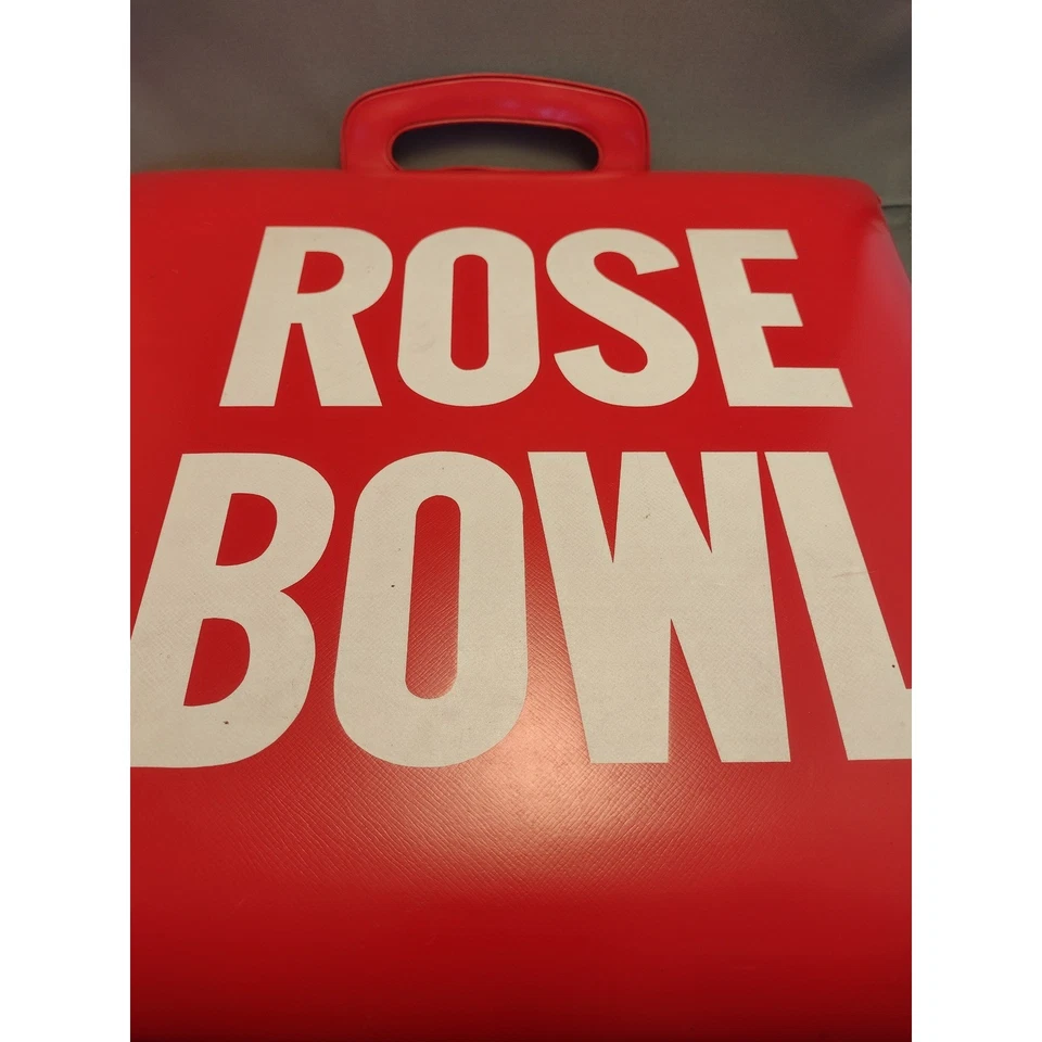 Cojín de asiento de estadio de vinilo vintage Rose Bowl Game mediados de siglo raro rojo con blanco Foto 4 de 4
