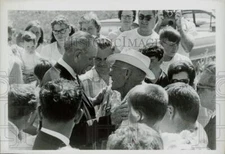 1968 Press Photo Lyndon B. Johnson chats with some of his supporters - lra13930