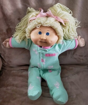 VINTAGE CABBAGE PATCH KIDS BLONDE HAIRED BLUE EYES DOLL  WITH BRACES 1978/1982