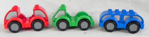 11 basi auto Lego Duplo assortite (telaio veicolo), 4 stili, ottime condizioni - Foto 2 di 6