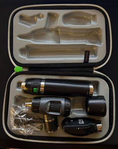 Welch Allyn Diagnostic Set with Macroview Otoscope, & Coaxial Opthalmoscope - Imagen 1 de 1