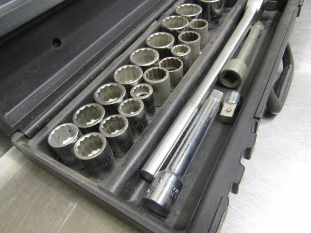 Sears Craftsman 3/4" Socket Set 7/8" to 1-1/2"  with Ratchet Wrench V Series - Image 3 of 4