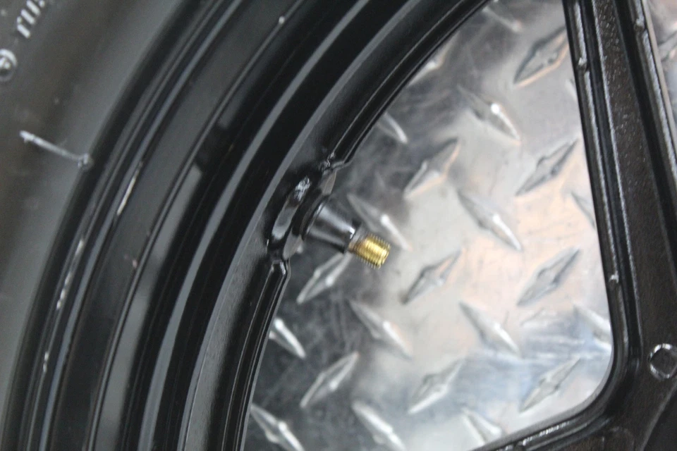 2015 川崎 VERSYS 650 KLE650F 后 ENKEI RIM 17X4.50 带 BRIDGESTONE 轮胎 — 第 4/4 张图片