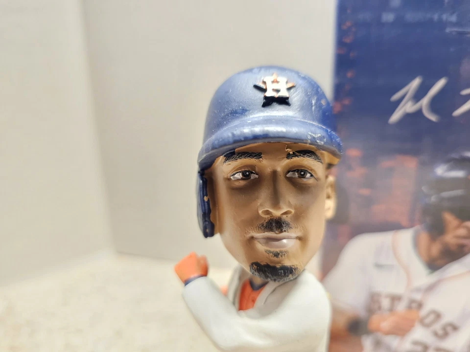 Michael Brantley Houston Astros MLB 2022 SGA Bobblehead Nuevo en Caja Dr Smooth Foto 2 de 4
