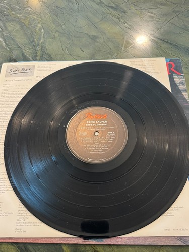 Cyndi Lauper – She's So Unusual - Vinyl LP - 1983 - 10 Great Tracks - Picture 7 of 8