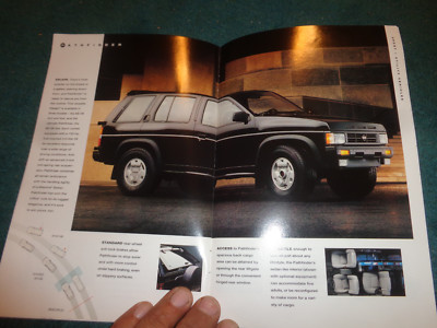 1992 NISSAN FULL-LINE SALES BROCHURE / CATALOG / ORIG DEALER ITEM