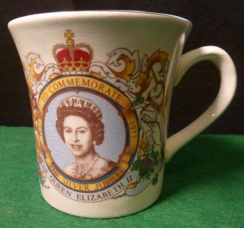 Queen Elizabeth II Silver Jubilee 1952 - 1977 Commemorative Cup - Old Foley