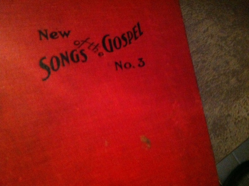 OLD WORN ANTIQUE  HYMNAL  MUSIC BOOK  NEW SONGS OF THE GOSPEL 3   BOX150