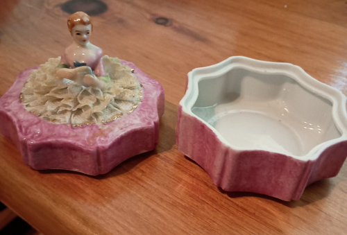 Pink Victorian style trinket box Occupied Japan hand painted - Picture 3 of 4