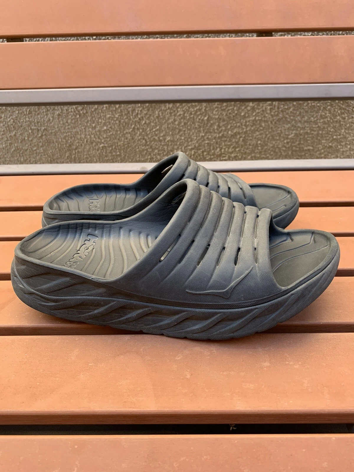 Sandali Hoka One One Ora Recovery neri slide taglia uomo US 8 donna US 10