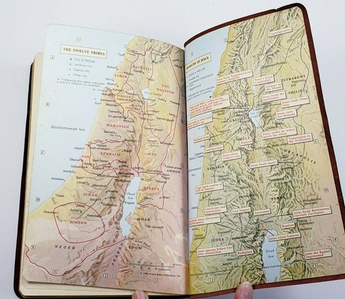 Holy Bible Dictionary Study Helps 1989 World Publishers King James Leather Cover - Picture 6 of 6