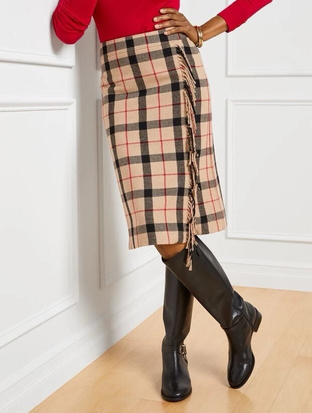 NUEVA FALDA ENVOLVENTE CON FLECOS TALBOTS A CUADROS NEGRA Y ROJA NUEVA CON ETIQUETA Foto 2 de 3