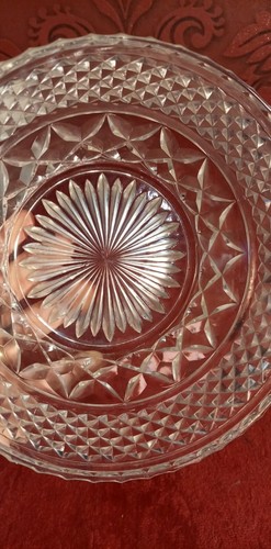 VINTAGE PRESSED GLASS SERVING FRUIT SALAD BOWL MID CENTURY 19 by 7 cm - Picture 3 of 3