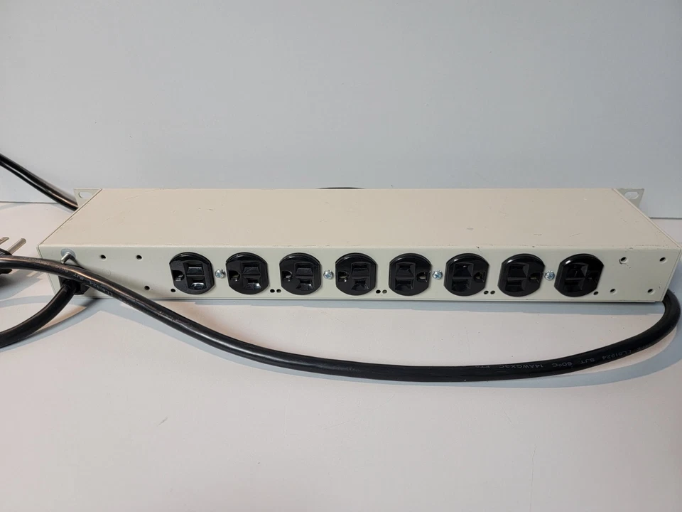 APC NET9RM SurgeArrest Network 9-Outlet Power Distribution - Image 3 of 3