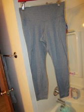 NWOT women's active wear leggings Member's Mark Size L gray color