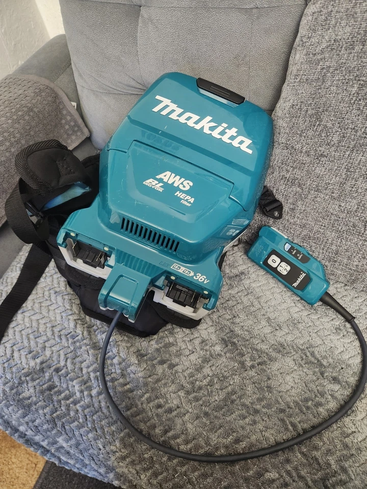 Mochila con filtro HEPA Makita XCV10 36V 1/2 galón Foto 2 de 4