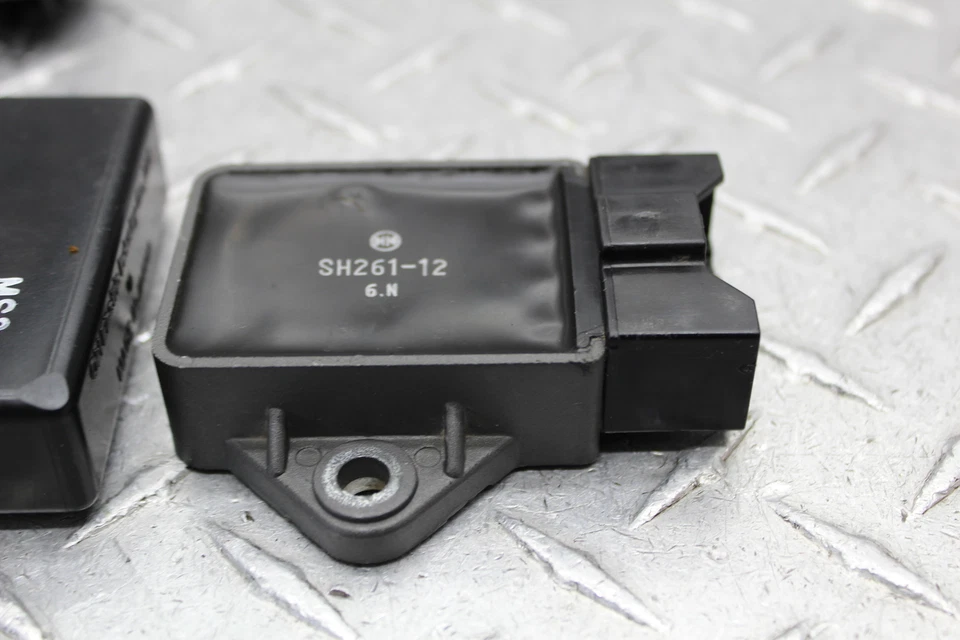 1990 HONDA CBR1000F ECU CDI CONTROLADOR DE COMPUTADOR/RETIFICADOR E SENSOR DE SINAL - Imagem 3 de 4