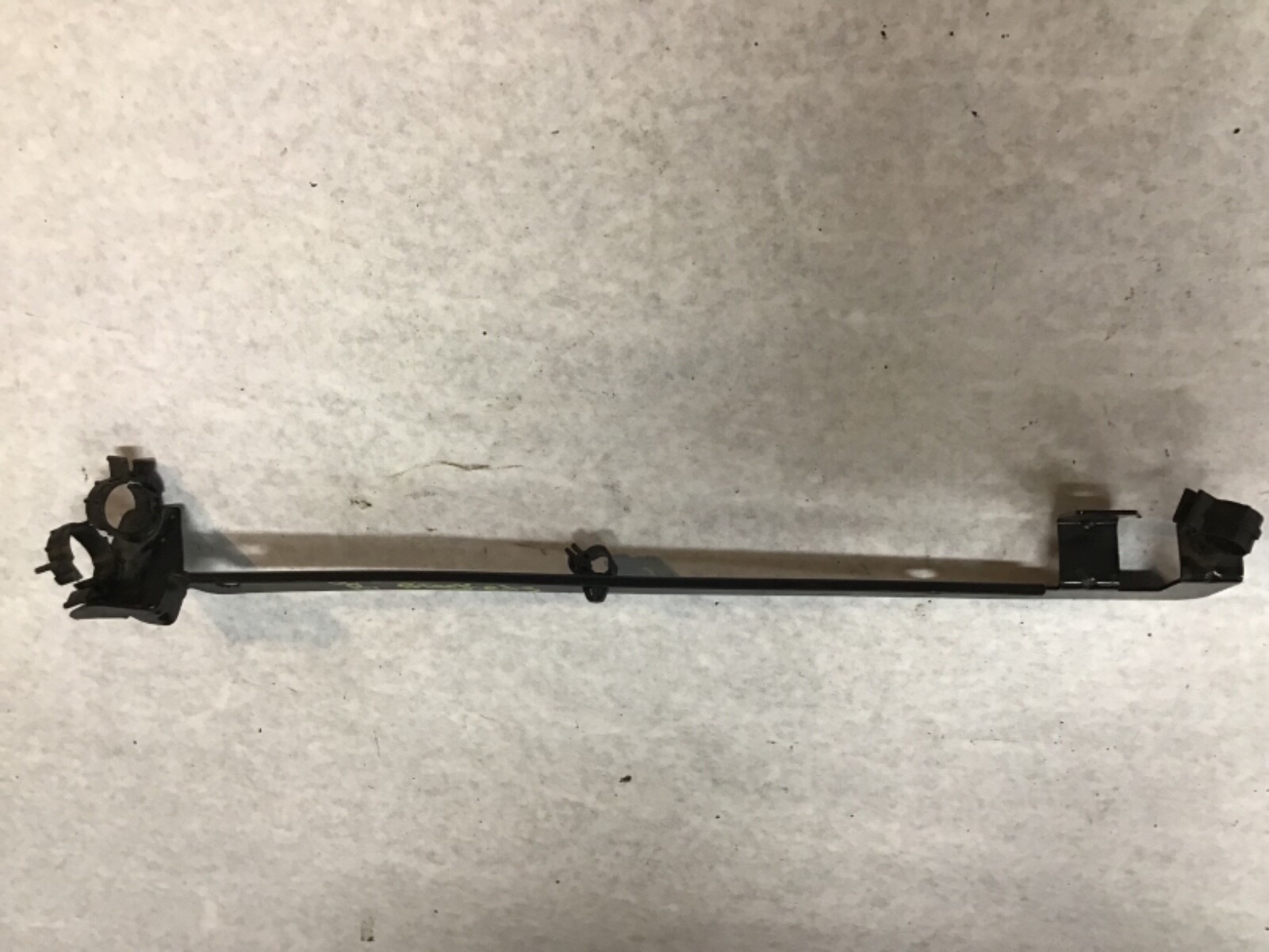 Maserati GranTurismo GranCabrio Injector Bracket Right Passenger Side 2015 