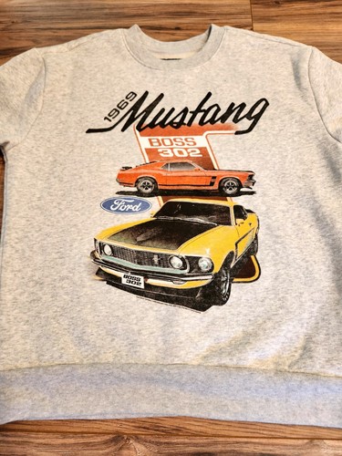 Fabulous Hollister 1969 Ford Mustang Gráfico Cuello Redondo Unisex Sudadera Pullover - Imagen 2 de 8