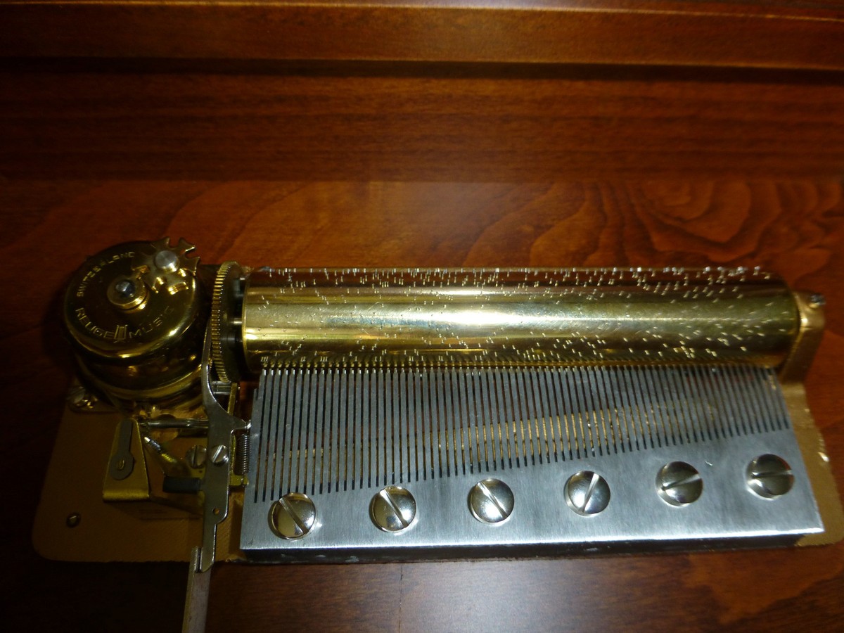 EXC Vintage Reuge Music Box 72 / 3 Mozart Edition Wooden EXC Vintage Reuge Music Box 72 / 3 Mozart Edition Wooden