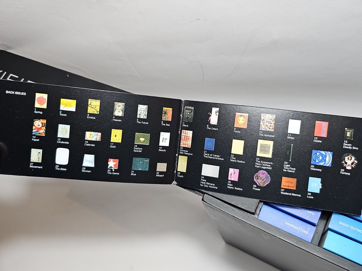Visionarie 39 Play Limited Edition Sony 16 Flip Books 2002 Limited