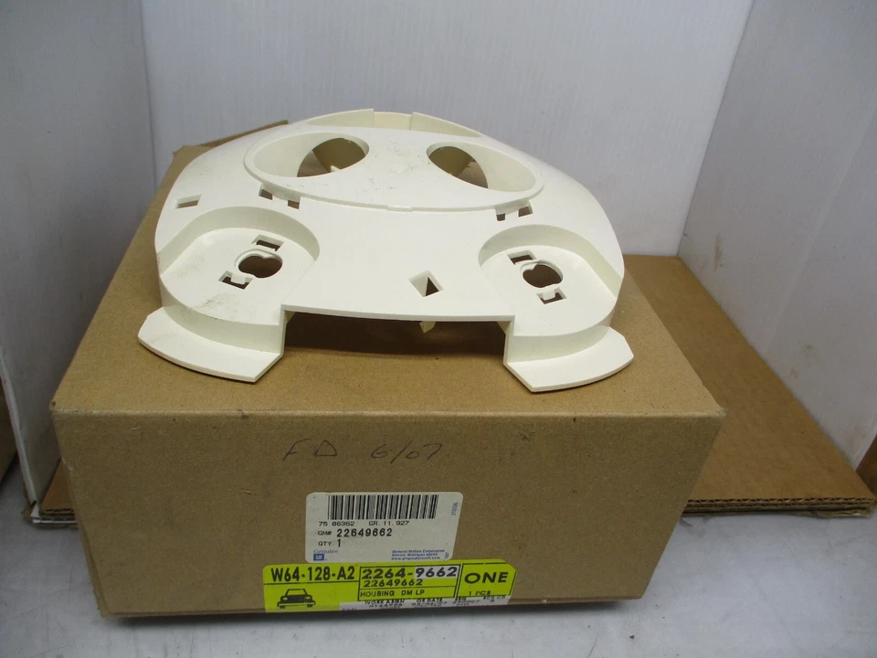 GM   22649662 Reading Lamp Housing 1995-2005 Chevrolet Cavalier - Image 3 of 4