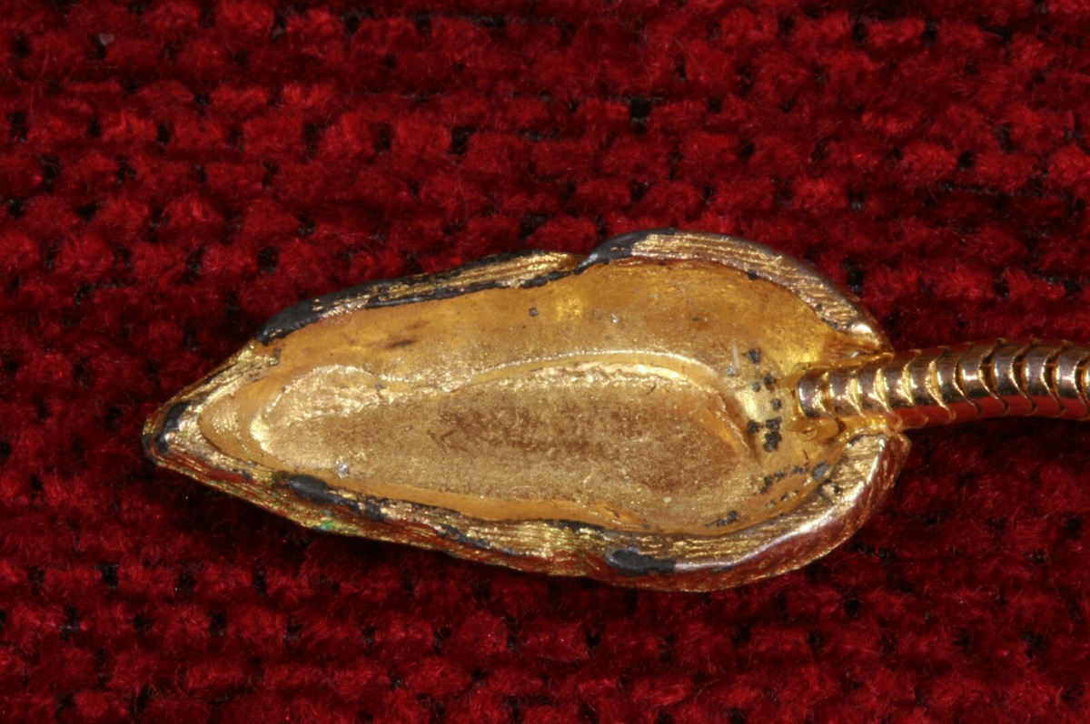 Broche Fermoir Dorée Avec Chaîne - Motif Chat Et Souris - Bijou Vintage - Occasion