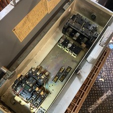 ALLEN-BRADLEY AB 712-BAA24 COMBINATION STARTER SERIES N SIZE 1 ENCLOSURE 240V🎯