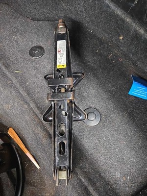 Used Jack fits: 2005 Cadillac Deville Grade A