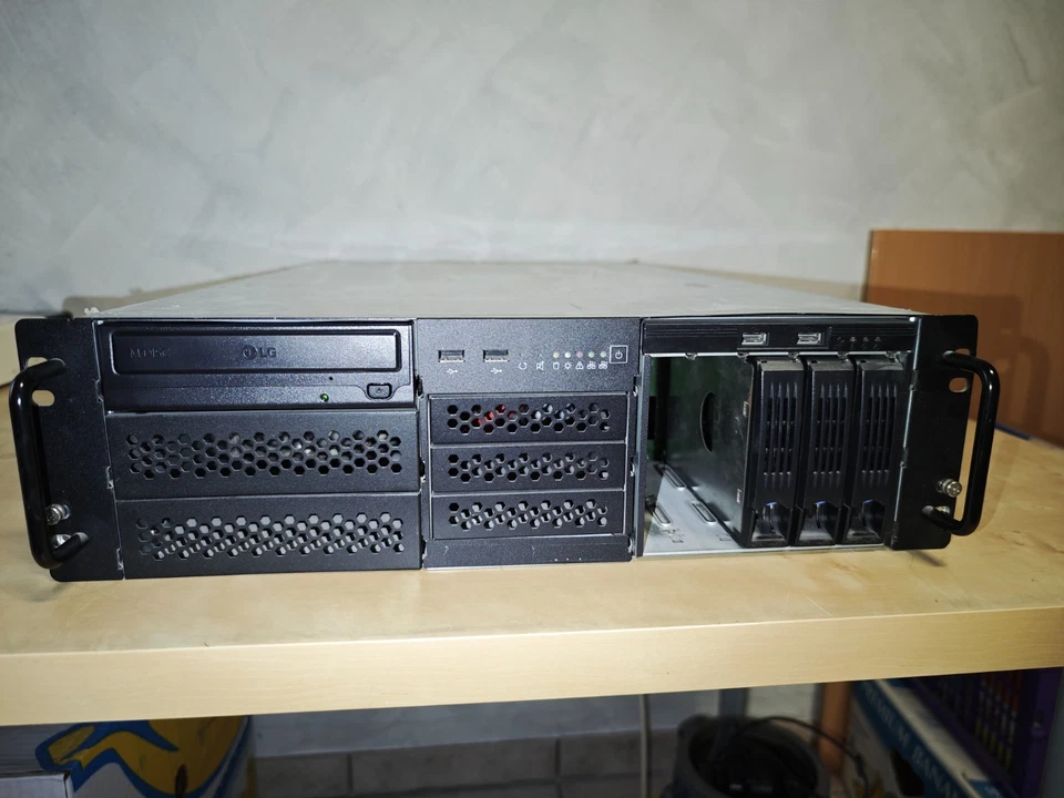 Servergehäuse Server 19 Zoll ATX mit Intel Xeon X3330 Intel Serverboard S3200SH - Bild 3 von 4