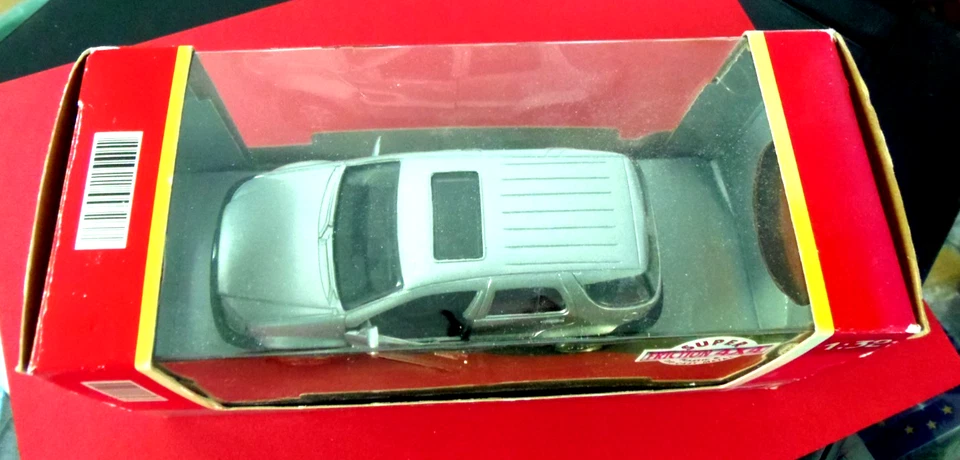 MERCEDES BENZ M-CLASS GRISE 1:32 NEW RAY A FRICTION EN BOITE - Photo 3/3