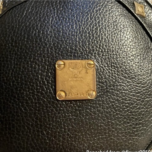 MCM schwarze runde Umhängetasche mit goldenen Details selten 8x8" Handtasche Luxus - Bild 5 von 6