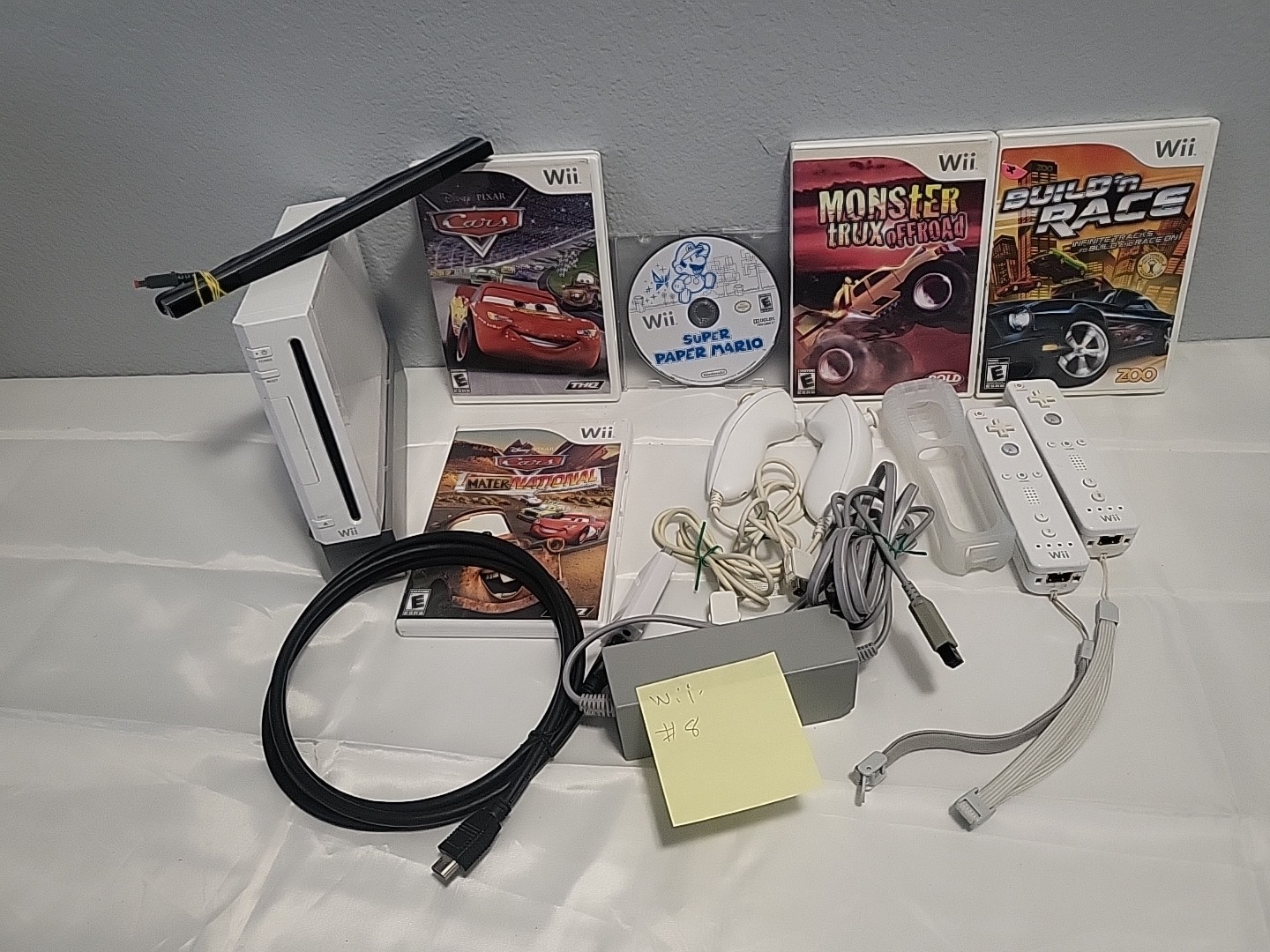 Nintendo Wii Video Game Console RVL-001 Bundle With 5  Games