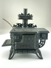 Queen Cast Iron Miniature Stove Toy Salesmen Store Sample Accessories W579