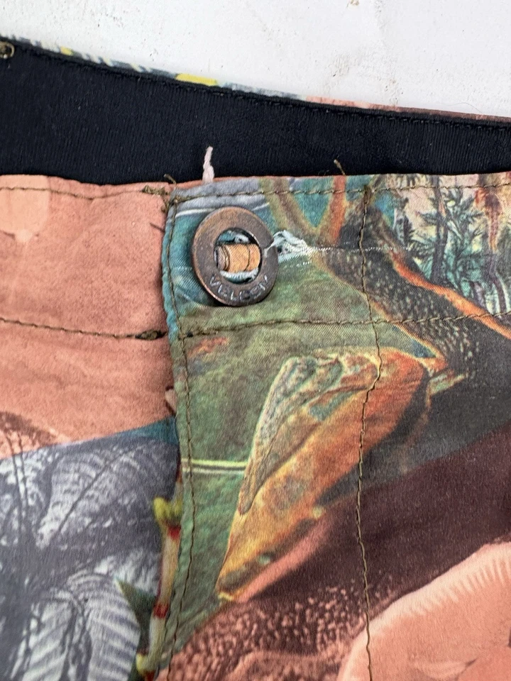 Volcom Surf & Turf Hybrid Shorts Mens 30 Stretch Boardwalk Dinosaurs Swim Board - Image 4 of 4