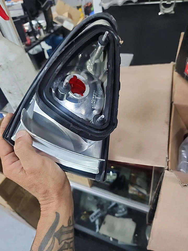 Luces traseras Pontiac Sunfire 1995-02 Euro 4 puertas Foto 4 de 4