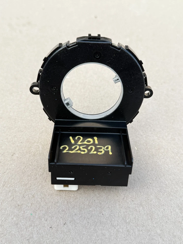 Sensor de ángulo de dirección Subaru Forester 2014-2018 OEM 27582AJ000 Foto 4 de 4