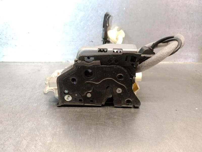 8J1837016A cerradura puerta delantera derecha para VOLKSWAGEN TOUAREG (7P5 7P6) - Imagen 3 de 4