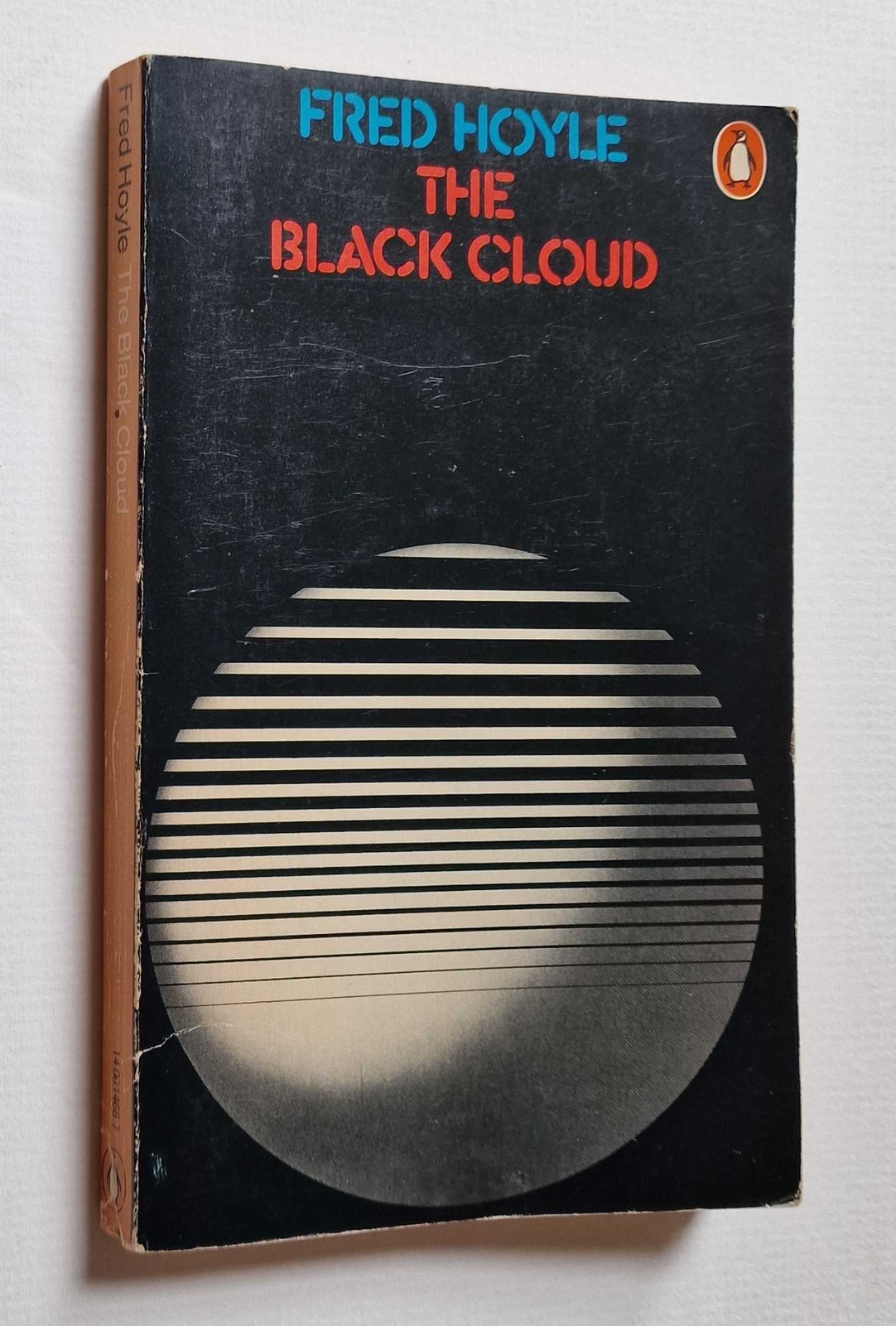 HOYLE The Black Cloud (Penguin, 1972)
