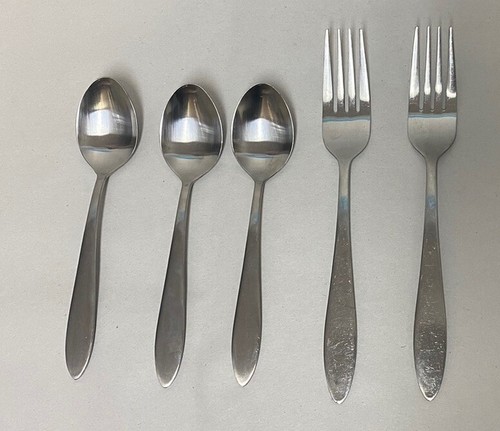 5 PIECE - ONEIDA CRAFT Deluxe Stainless spoons, Forks