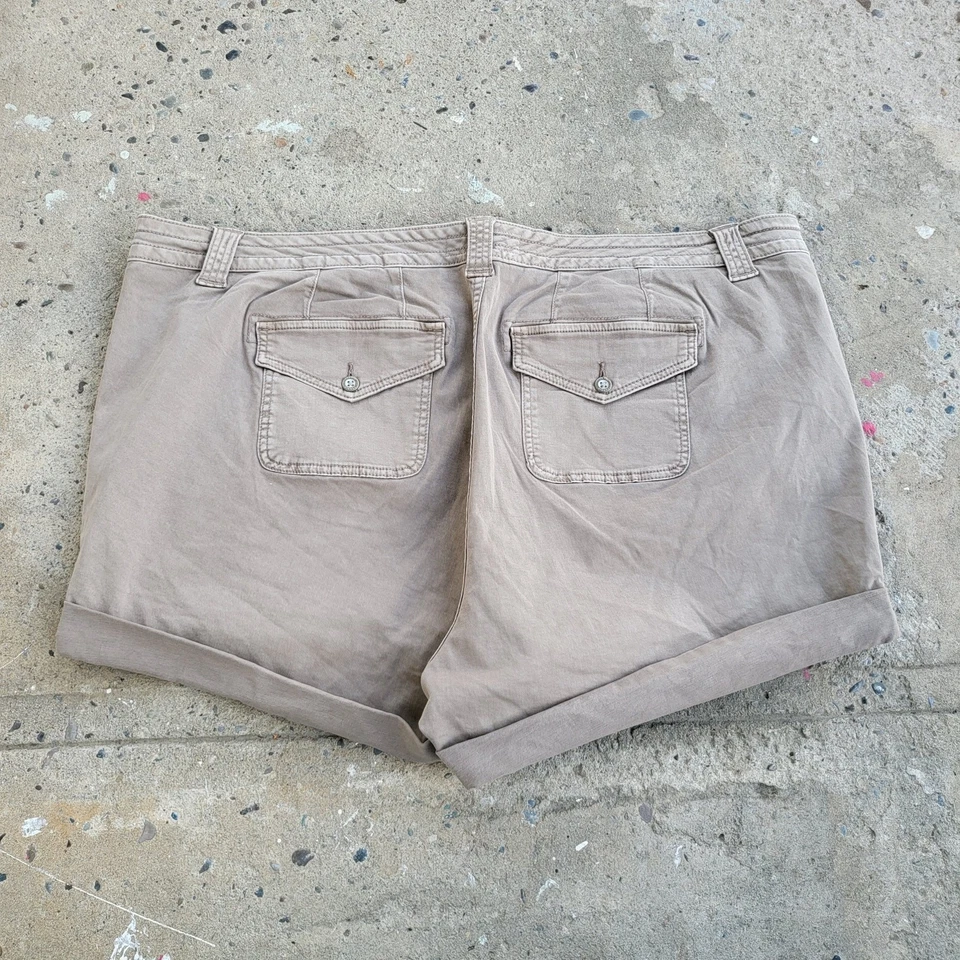 Torrid Shorts Size 26 Tan Khaki Stretch Casual Beach Summer Designer Waist 48 - Image 4 of 4