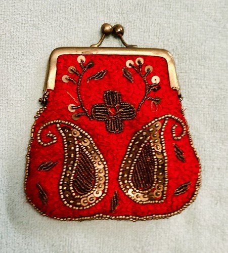 RED VINTAGE COIN PURSE W/ CLAP BEADED UNIQUE - Picture 4 of 11