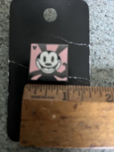 Vtg Oswald the Lucky Rabbit Expressions Pin 1 In - Happy Disney Gifts - Picture 3 of 4