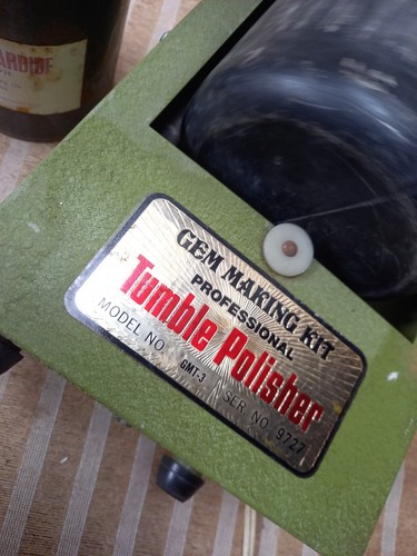 GEM ROCK TUMBLE POLISHER GMT-3 PROFESSIONAL & POLISHING POWDERS -VINTAGE MACHINE - Picture 2 of 9