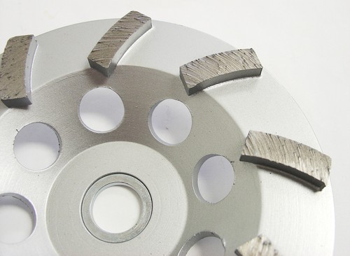 5 Zoll Spiral Turbo Diamant Topfscheibe für Betonschleifen 9 Segmente 7/8 Zoll - 5/8 Zoll Dorn - Bild 2 von 5